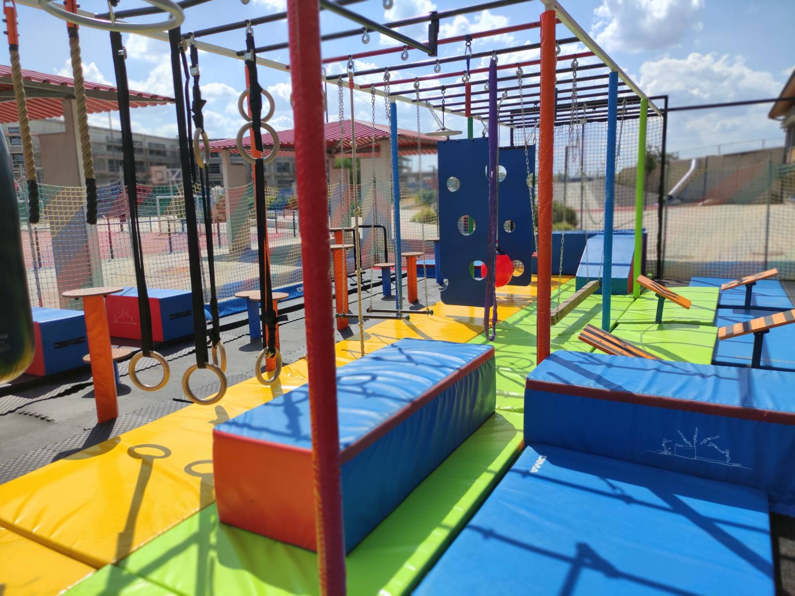 Partez à l'aventure avec notre parcours ninja mobile sur Lille Paris Lyon ...